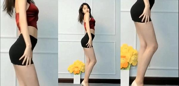  Gái Hàn Quốc nhảy mặc áo dây váy ngắn